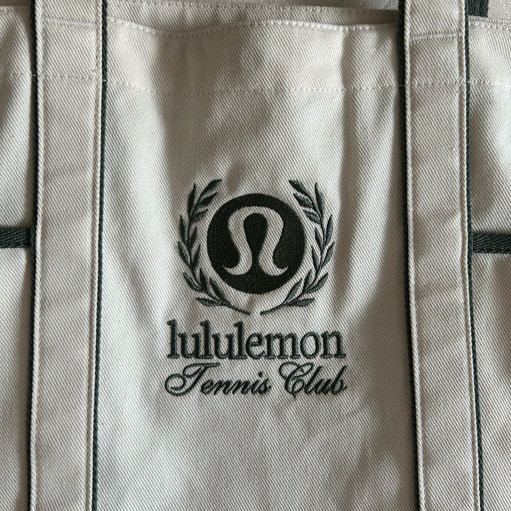 Lululemon Daily Multi-pocket Canvas Tennis Tote Bag 20L - Picture 2 of 7